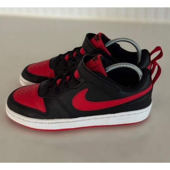 Nike Court Borough Low 2 "Bred" Boys Size 3Y Black Red Shoes BQ5451-007 - Picture 2 of 8